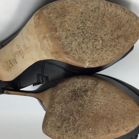 Authentic Gucci Black Leather Peep-Toe Stiletto Platform Ankle Booties - Size 38 - Picture 8 of 9